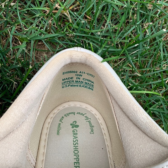 Woman’s tie shoes - Picture 6 of 10